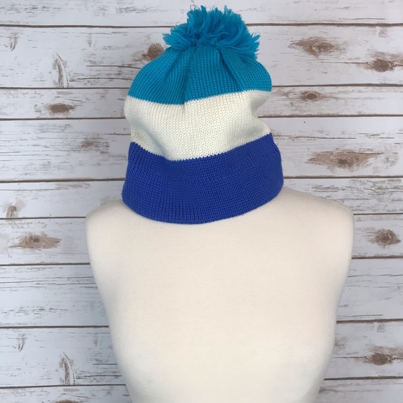 Smuggler Knitted Beanie with PomPom - Picture 9 of 9